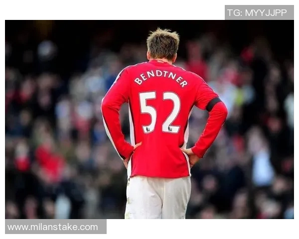 温格回忆亨利初期心态转变：我鼓励他踢中锋不必担心进球