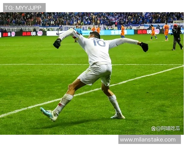 那不勒斯4500万再追梅努小麦霍伊伦状态回暖重焕生机